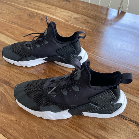 Women’s Nike Huarache - Picture 3 of 5